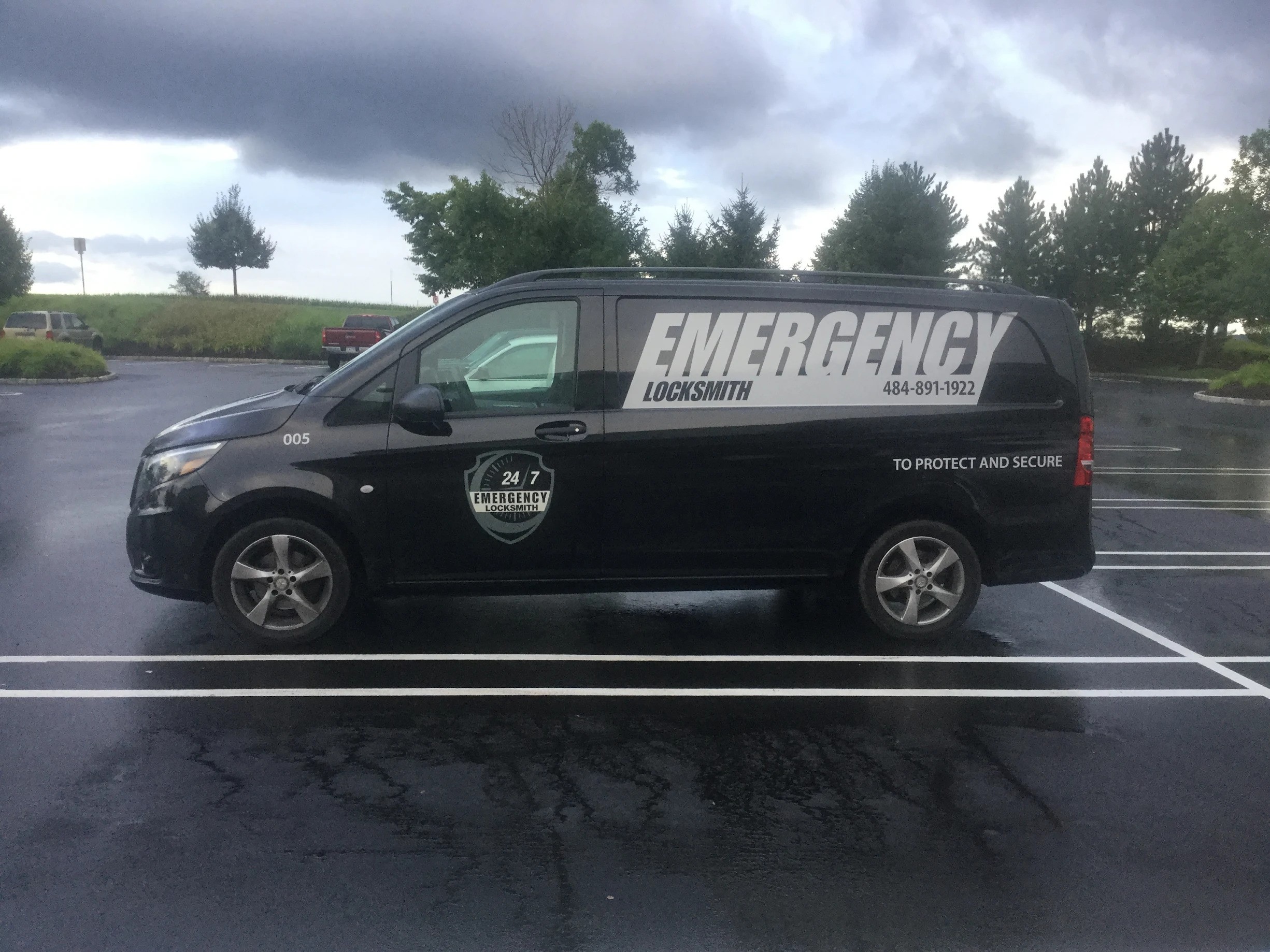 24/7 Emergency Locksmith Van after rain storm