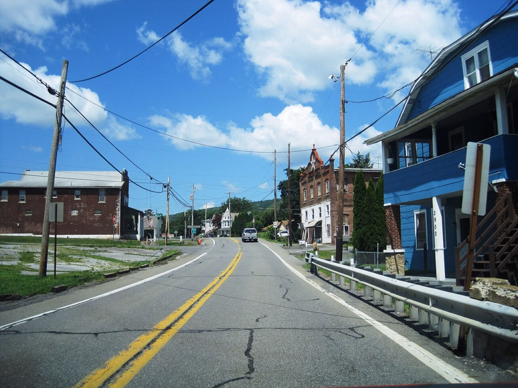Pennsylvania 946 wb in Danielsville, July 2023