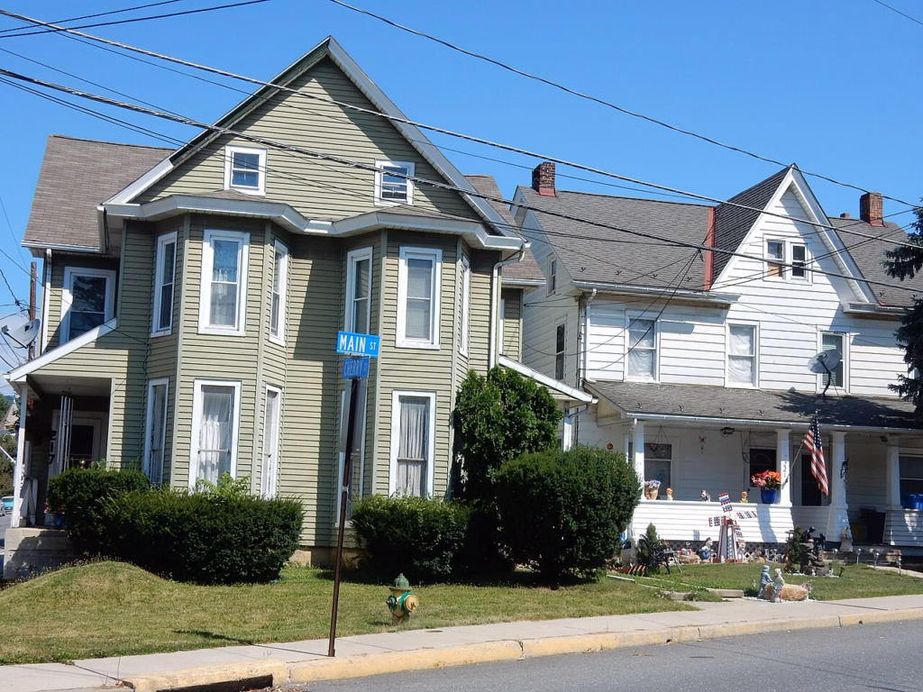 Main St, Walnutport Pennsylvania